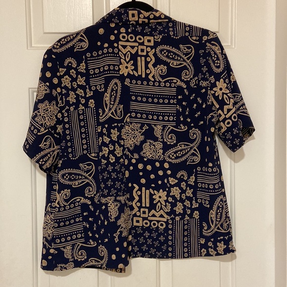 Summer Button Up - Picture 3 of 3